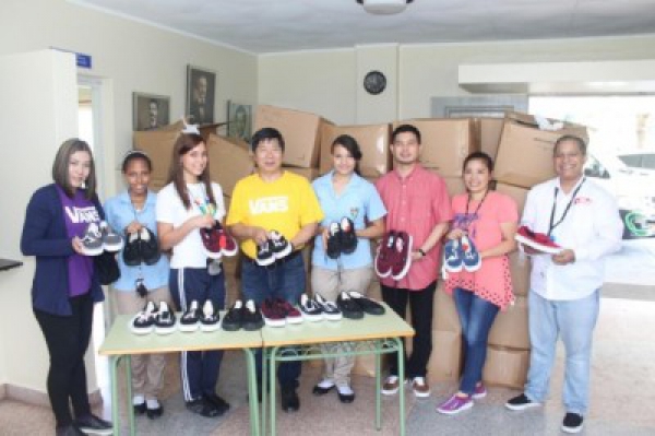 Donan 7,500 pares de zapatos a instituciones educativas y de servicios en región norte