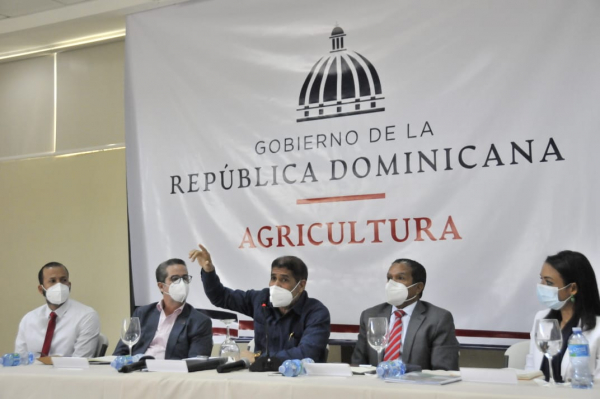 Agricultura y Consejo de Zonas Francas buscan agilizar procesos de exportaciones