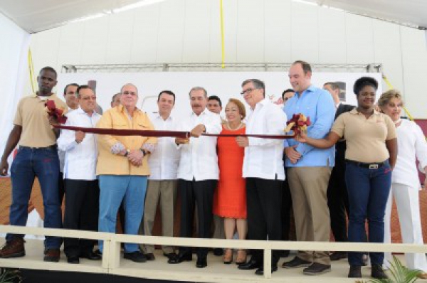 Inauguran zona franca en Monte Plata, dedicada a elaboración de rones