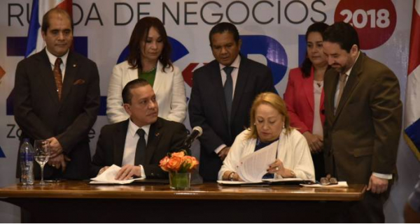 Sectores zonas francas de Panamá y República Dominicana firman acuerdo para fortalecer comercio