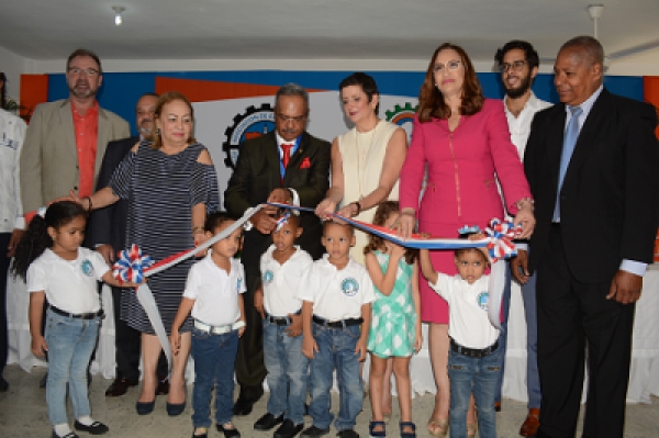 Fundación Comunitaria Zonas Francas amplia servicios para estancias infantiles