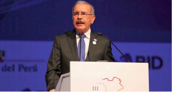 Presidente Medina resalta importancia de Zonas Francas en Foro Empresarial de Perú
