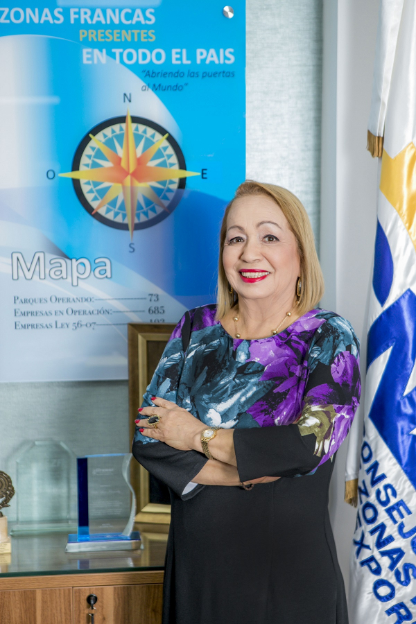 AZFA selecciona como¨ Personaje Ilustre AZFA 2020¨ a la directora ejecutiva del Consejo Nacional de Zonas Francas de Exportación