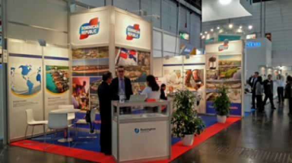 Consejo De Zonas Francas Participa En Exposición Medica 2014